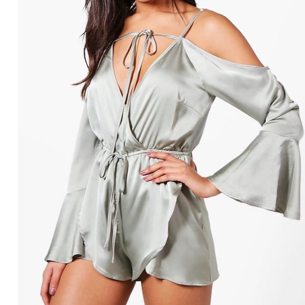 Sleek Playsuit❗️❗️